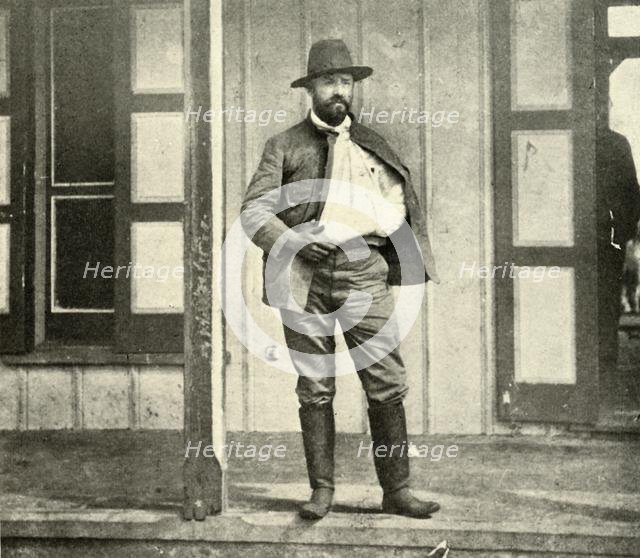 'Creelman, just after Dismounting from Horse...', Spanish-American War, 4 July 1898, (1899).  Creator: Burr McIntosh.