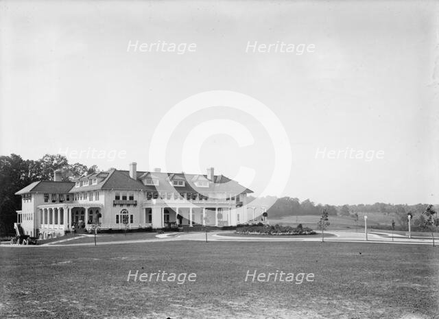 Columbia Country Club - Building, 1912. Creator: Harris & Ewing.