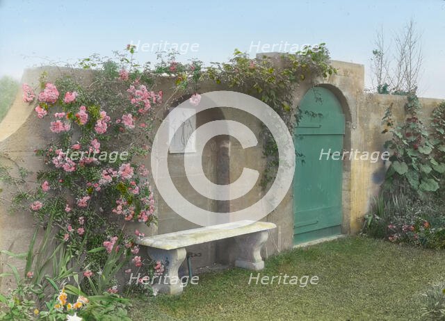 "Gray Gardens," Robert Carmer Hill house, Lily Pond Lane, East Hampton, New York, c1914. Creator: Frances Benjamin Johnston.