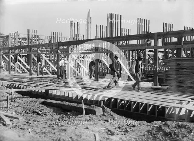 Food Administration, U.S. Construction of Headquarters Building, 1917. Creator: Harris & Ewing.