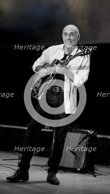 Larry Carlton, 2013. Artist: Alan John Ainsworth.