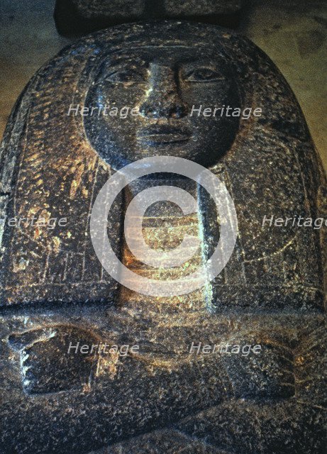 Detail of the cover of a priestess sarcophagus.