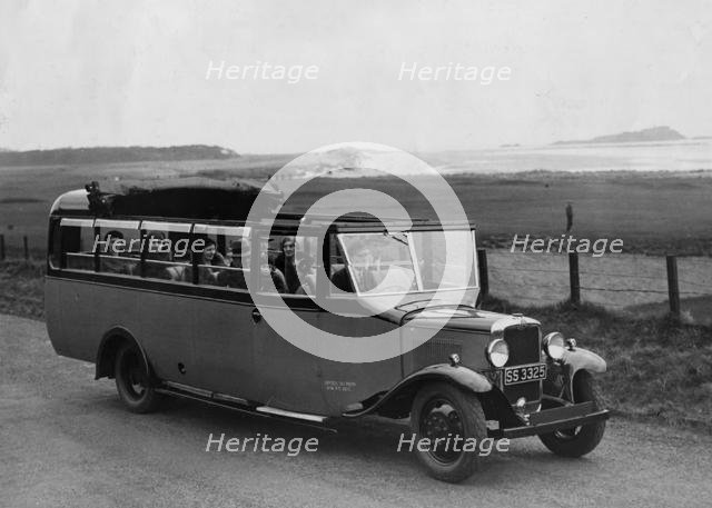 1922 Bedford WLB coach. Creator: Unknown.