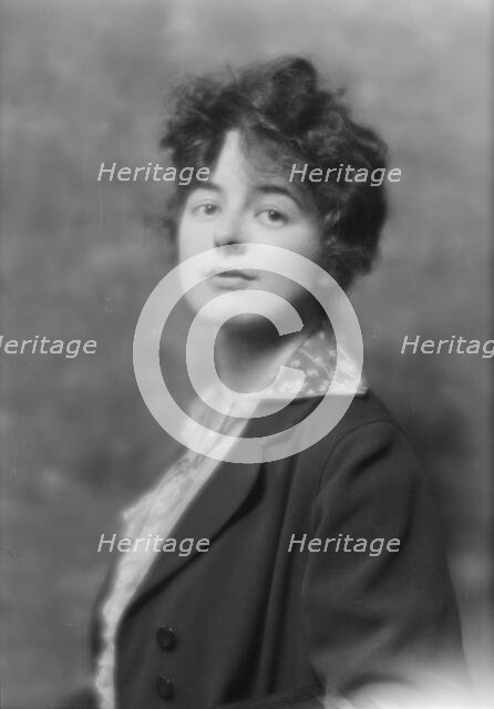 Allen, May, Miss, portrait photograph, 1915 Sept. 25. Creator: Arnold Genthe.