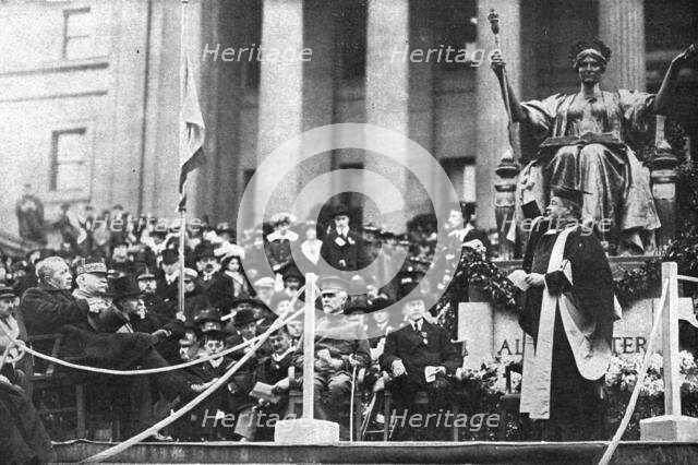 '<<Freres Dans la Meme Cause>>; A Columbia (Pensylvanie) le 10 mai: la harangue a nos..., 1917. Creator: Unknown.