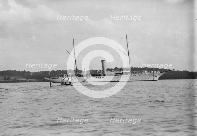 USS Mayflower, 1911. Creator: Harris & Ewing.