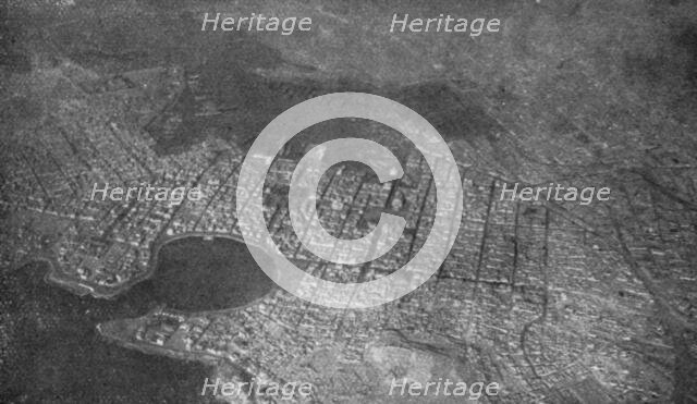 'Athenes vue en avion; le Piree ; dans le port principal, vers le haut de la photographie..., 1916. Creator: Unknown.