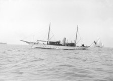 Steam yacht 'Cysne' under way, 1913. Creator: Kirk & Sons of Cowes.
