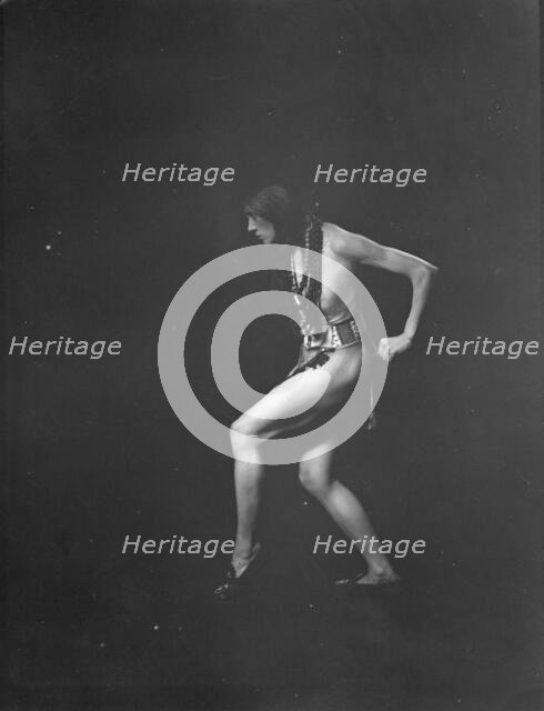 Roberts, Rene, Miss, 1922 Nov. 18. Creator: Arnold Genthe.