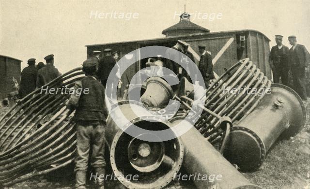 'Preparing for the Evacuation of Warsaw', First World War, 1915, (c1920). Creator: Unknown.