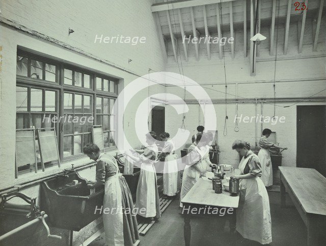 The washing room, Battersea Polytechnic, London, 1907. Artist: Unknown.