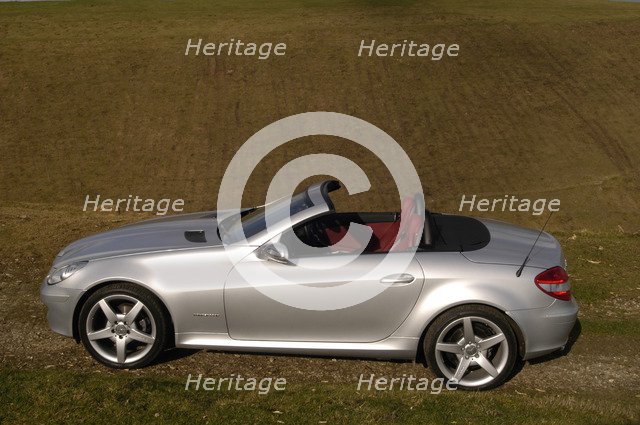 2004 Mercedes Benz SLK 200K. Artist: Unknown.
