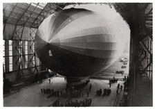 Zeppelin LZ 127 'Graf Zeppelin' entering its hangar, 1933. Artist: Unknown
