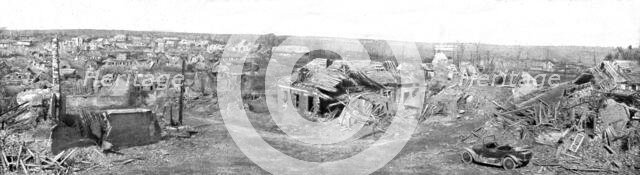 ''Le Champ de Bataille de Combles; Vue generale de Combies la prise de la ville, le 26 septembre 191 Creator: Unknown.