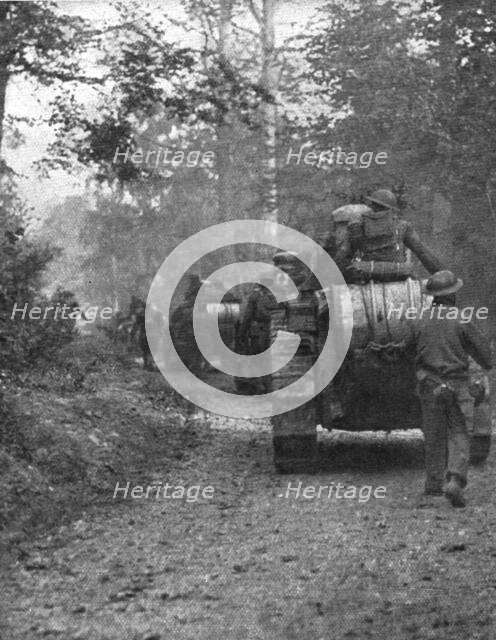 ''En Argonne; Le depart des chars d'assaut americain pour l'attaque dans la foret', 1918. Creator: Unknown.