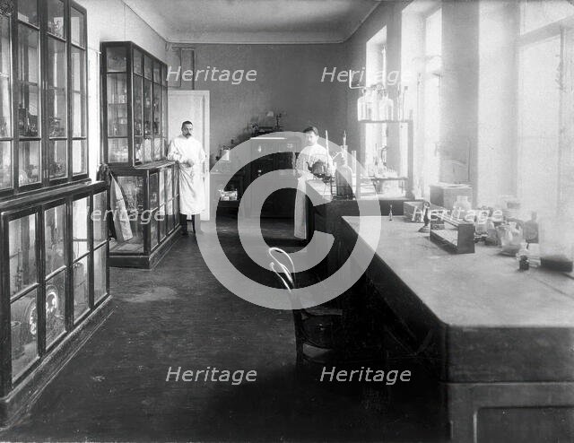 A physiology laboratory, either at the Institute of Experimental Medicine or at the Imperial...,1904 Creator: Unknown.