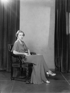 Florence Asher - Portrait, 1933. Creator: Harris & Ewing.