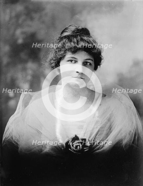 Edna Dixon, 1917. Creator: Unknown.