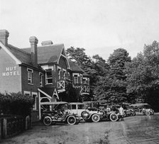 1911 Hut Hotel at Wisley in Srrey on the A3 road. Creator: Unknown.