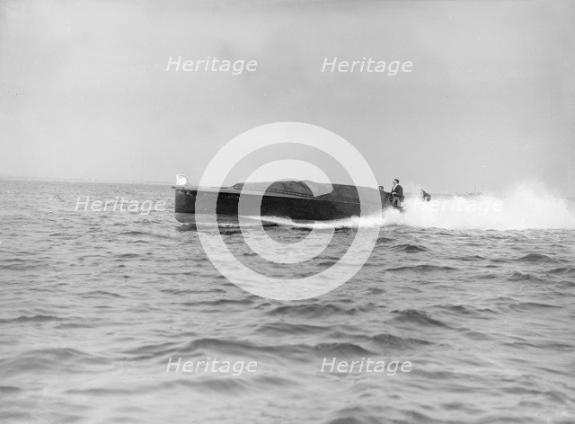The hydroplane 'Maple Leaf IV', 1913. Creator: Kirk & Sons of Cowes.