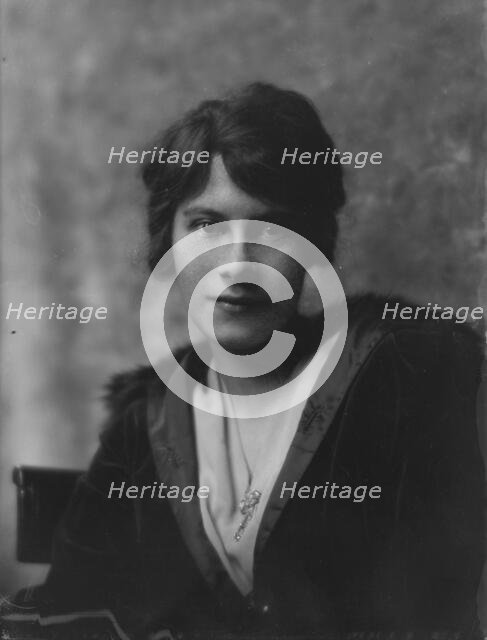 Black, H.N., Miss, portrait photograph, not before 1916. Creator: Arnold Genthe.