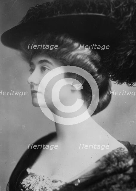 Mrs. Reginald Ronalds, 1910. Creator: Bain News Service.