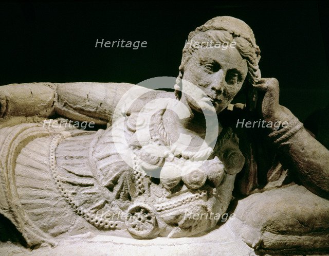 Chiusi sarcophagus made in alabaster, with the reclining figure of the deceased woman with a fan.…