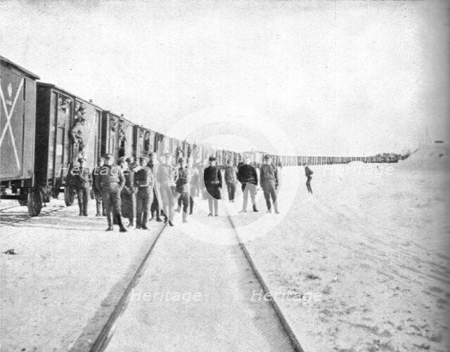 'Pour venir combattre sur le front de France; Le 10 fevrier: un halte du convoi..., 1916 (1924) Creator: Unknown.