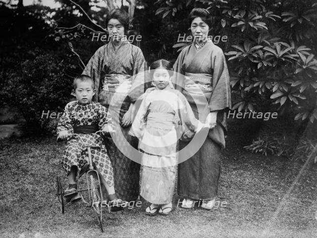 Mrs. Ishii & children, between c1915 and c1920. Creator: Bain News Service.