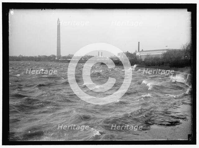 Tidal basin - storm, between 1910 and 1917. Creator: Harris & Ewing.
