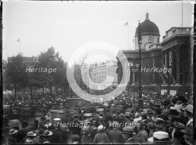 Trafalgar Square, St James, Westminster, City of Westminster, London, 1919. Creator: Katherine Jean Macfee.