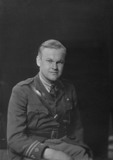 Captain Bell, portrait photograph, 1919 May 1. Creator: Arnold Genthe.