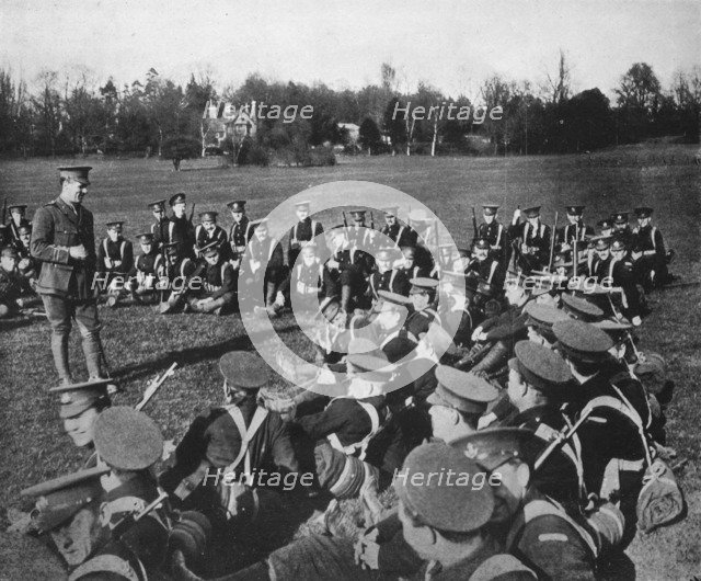 'An open-air lecture in the Parks, Oxford', 1915. Artist: Unknown.