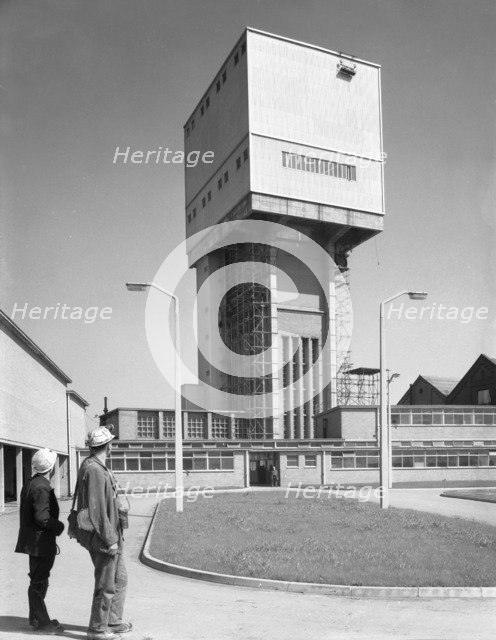 Killoch Colliery, Ayrshire, Scotland, 1960.  Artist: Michael Walters
