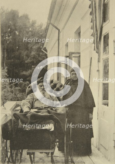 Russian author Leo Tolstoy with his sister Maria Nikolaevna, Russia, 1900s. Artist: Sophia Tolstaya