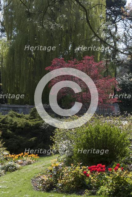 Dulwich Park, London, England, UK, 22/4/10.  Creator: Ethel Davies.
