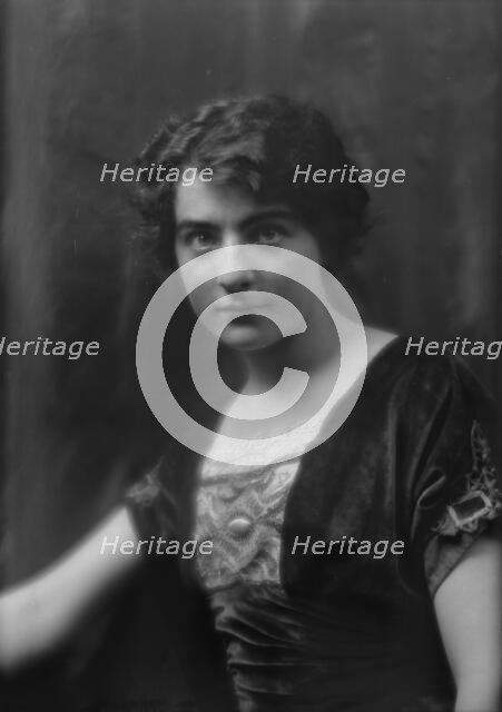 Rubner, Dagmar, Miss, portrait photograph, 1912 Nov. 24. Creator: Arnold Genthe.