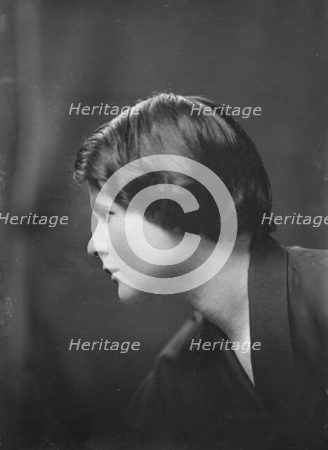 Miss Pollitzer, portrait photograph, 1918 or 1919. Creator: Arnold Genthe.