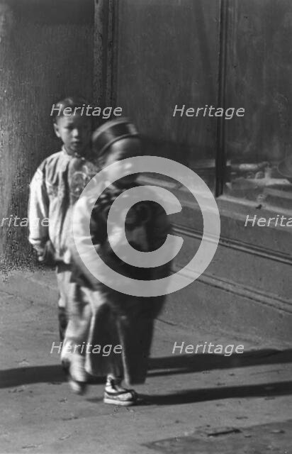Washington Street, Chinatown, San Francisco, between 1896 and 1906. Creator: Arnold Genthe.