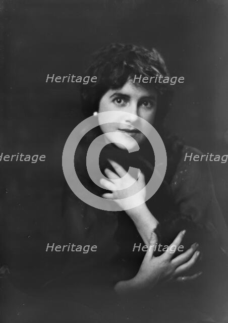 Mrs. Hugo Reiss, portrait photograph, 1919 Oct. 30. Creator: Arnold Genthe.