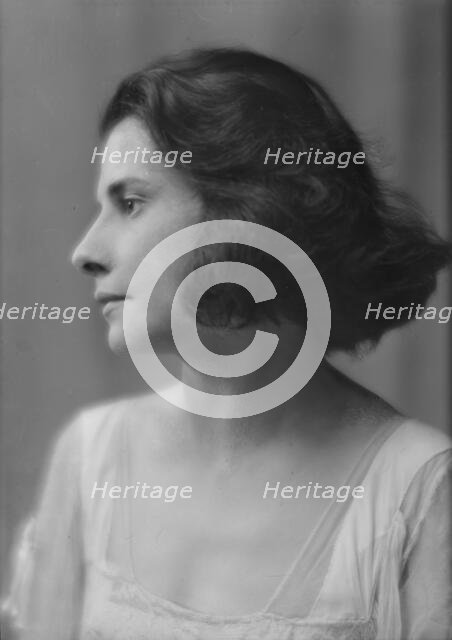 Spade, Gypsy (Yum-Yum), portrait photograph, 1913. Creator: Arnold Genthe.