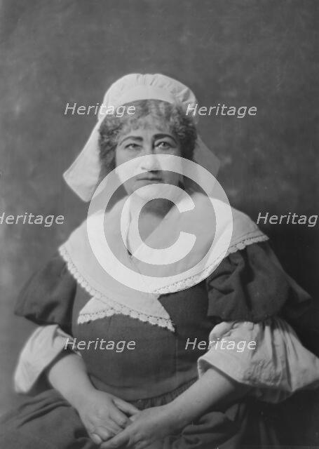 Miss Alice Gale, portrait photograph, 1919 May 1. Creator: Arnold Genthe.