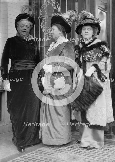 Mrs. Bryan; Mrs. James Mcdermott; Mrs. J.F. Shafroth, 1915. Creator: Harris & Ewing.