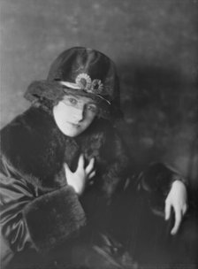 Mrs. Allan Wellman, portrait photograph, 1917 Dec. 6. Creator: Arnold Genthe.