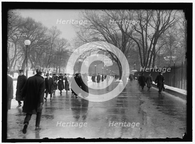 Street scene, Washington, D.C., between 1913 and 1918. Creator: Harris & Ewing.