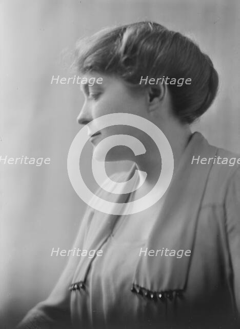 Mrs. Martin Egan, portrait photograph, 1918 June 29. Creator: Arnold Genthe.