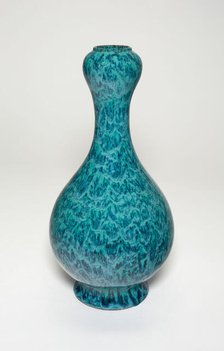 Bottle with Garlic-shaped Mouth, Qing dynasty, Qianlong reign (1736-1795). Creator: Unknown.