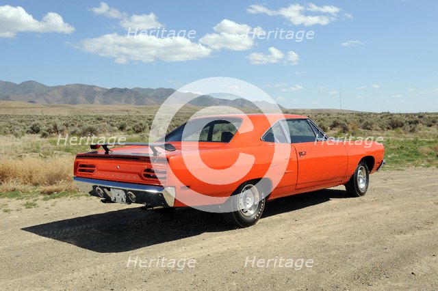 Plymouth Hemi Roadrunner 1970. Artist: Simon Clay.