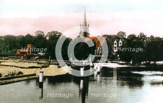The River Thames at Marlow, Buckinghamshire, 1926.Artist: Cavenders Ltd