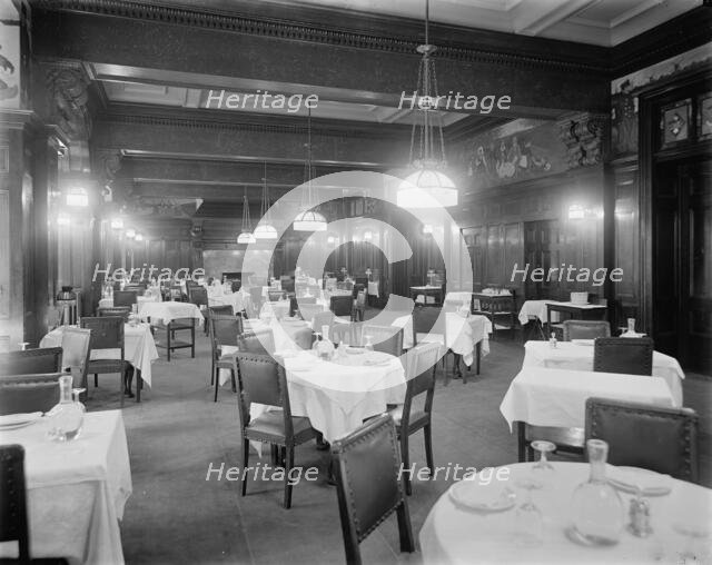 Dining room, Hotel Latham, New York, N.Y., between 1905 and 1915. Creator: Unknown.